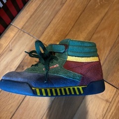Reebok マルチカラー ハイカットスニーカー　15cmの画像
