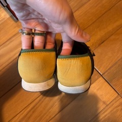 Teva キッズ スリッポン 赤/緑/黄　15cmの画像