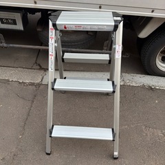 折りたたみ脚立　ハシゴ　アルミの画像