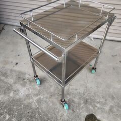 兵庫県 三田市 直接お引き取り限定 医療用 ステンレス ワゴン キャスター付き 作業台 処置カート ステンレス製 2段 中古の画像