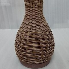 フラワーベース／焦げ茶の編み花瓶の画像