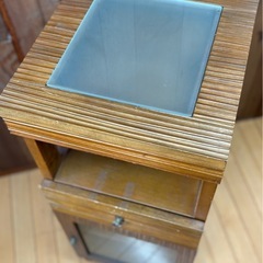 アンティーク調チェスト　棚の画像