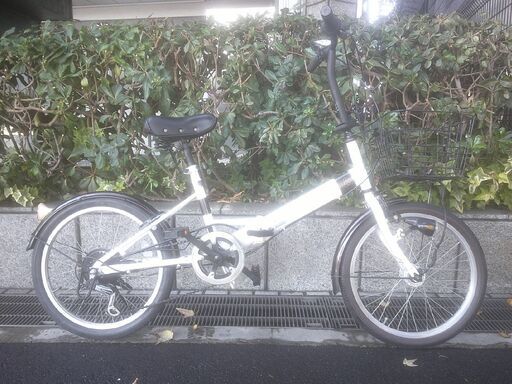 整備済み中古自転車　20インチ　税別￥11.800-　折り畳み自転車　外装６段　LEDオートライト　ホワイト1125