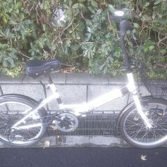 整備済み中古自転車　20インチ　税別￥11.800-　折り畳み自転車　外装６段　LEDオートライト　ホワイト1125の画像