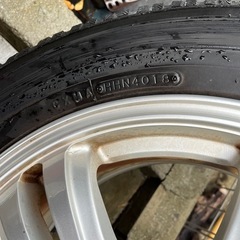 アルミホイル付きタイヤの画像