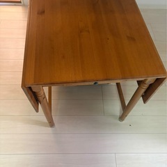 【お譲り先確定済】ダイニングテーブル＋椅子2脚の画像