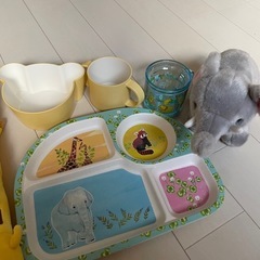 動物お皿・ぬいぐるみセットの画像