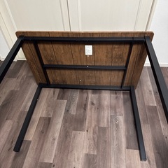 ダイニングテーブル、イス（２脚）の画像