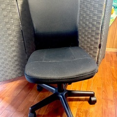オフィスチェア　黒　の画像