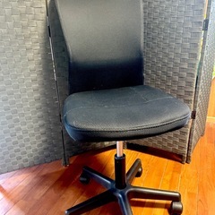 オフィスチェア　黒　の画像