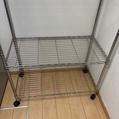 シルバーラック　キャスター付き　の画像