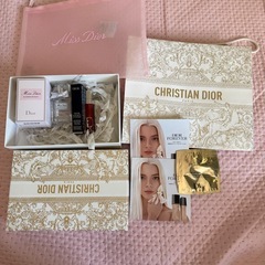 Christian Dior セット】香水・リップ・サンプル・巾着付きの画像