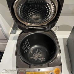象印　炊飯器　5.5合　普通に使えますの画像
