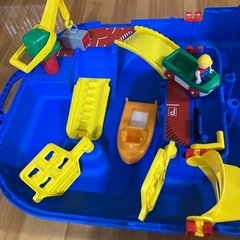 ボーネルンド アクアプレイ 折りたためる ロックボックス 水遊びの画像