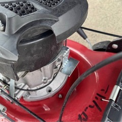 A-261△ v 岐阜発/ ジャンク/ メーカー等不明/ 芝刈り機/ ガソリンタンク. エアークリーナー欠品/ 動作未確認/ 現状品/ R7.8/29 △の画像