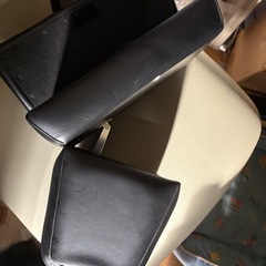 マツダデミオ専用肘掛けの画像