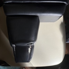 マツダデミオ専用肘掛けの画像