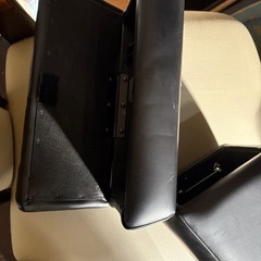 マツダデミオ専用肘掛けの画像