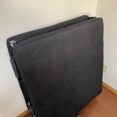 折り畳みベッドの画像