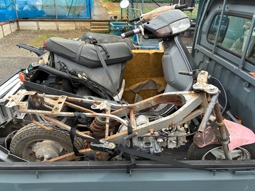 レストアベース、部品取り、原付