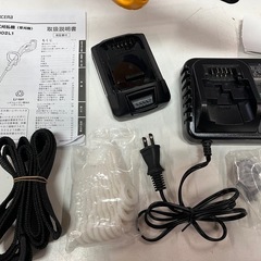 kyocera 京セラ 充電式刈払機 (草刈機) BK-1802L1 付属品完備 動作確認済 2024年購入品 樹脂ブレード12枚付き 中古美品 ④の画像
