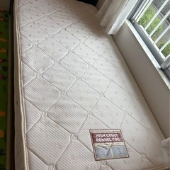 シングルベッドフレーム+マットレスの画像