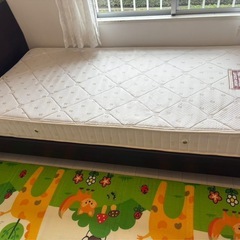 シングルベッドフレーム+マットレスの画像