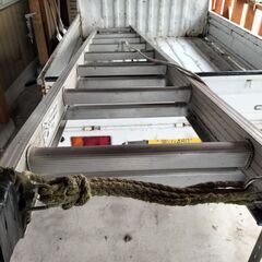 アルミ合金製伸縮 2連はしご全長；5.17m、縮長；3.16ｍ、最大使用質量100kg							の画像