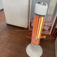 リサイクルショップどりーむ天保山店　No4857 遠赤電気ストーブ　コイズミ　２０１９年製　最大９００W　縦８０ｃｍ　首振り機能付き♪の画像