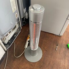 リサイクルショップどりーむ天保山店　No4895 電気ストーブ　ナショナル　２００５年製　高さ８４ｃｍ　最大９００Ｗ　首振り機能付き♪の画像