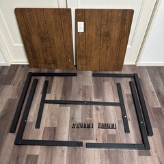 ダイニングテーブル、イス（２脚）の画像