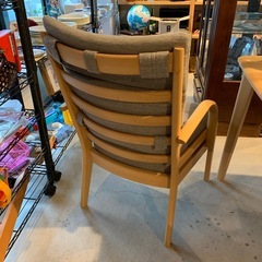 ダイニングテーブル&チェアー2脚セット（テーブル、椅子以外の物は付属されません）の画像