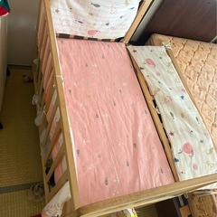 ベビーベッドの画像