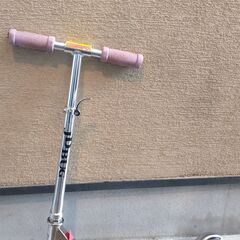 キックボード　キックスクーター　折り畳み式　スタンド付きの画像