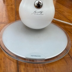 HITACHI 卓上ライト デスクライト ホワイト レトの画像