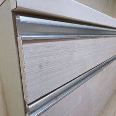 キッチン裏カップボードの画像