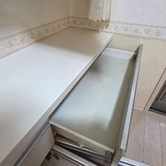 キッチン裏カップボードの画像