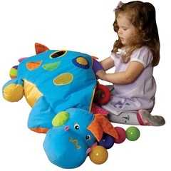 恐竜さんのボールプールの画像