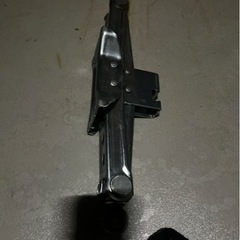 日産　セレナ　純正　車載ジャッキの画像