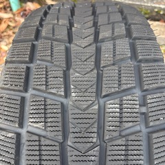 ホイール付きスタッドレス
タイヤ４本の画像
