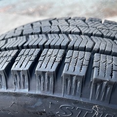 2024年製　スタッドレスタイヤ　175/65R 15 　ブリザックVRX2 バリ溝　の画像