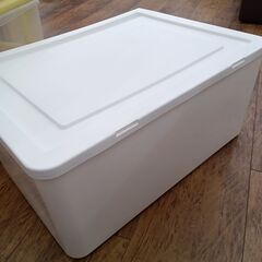 ★リユースのサカイ水戸店★  衣装ケース ホワイト H23.5×D39.5×W51 クリーニング済み MT6392の画像