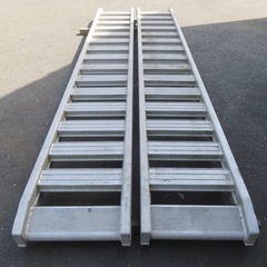 ラダーレール　アユミ　アルミブリッジ　　爪式　全長約391ｃｍ　幅約45ｃｍ　有効幅約45.5ｃｍの画像