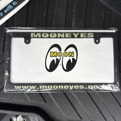 Moon eyes 軽自動車用ナンバーフレームの画像