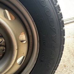 145/80/R13スタッドレスタイヤマルチホイールの画像