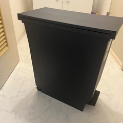 ゴミ箱の画像