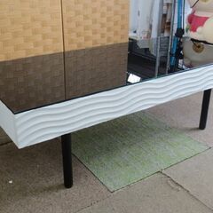 収納付き 幅105㎝ ガラス天板 ローテーブル  奥48×高34.5cm センターテーブル 家具 リビング 札幌  北20条店の画像