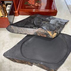 書道関連セットで売ります（硯共蓋付・龍文鎮・細筆3本・墨2本・水差し・箱）の画像