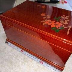 書道関連セットで売ります（硯共蓋付・龍文鎮・細筆3本・墨2本・水差し・箱）の画像