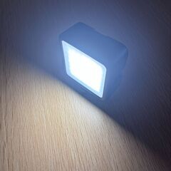 ulanzi 充電式ミニLEDライトVL49(2000mAh) の画像